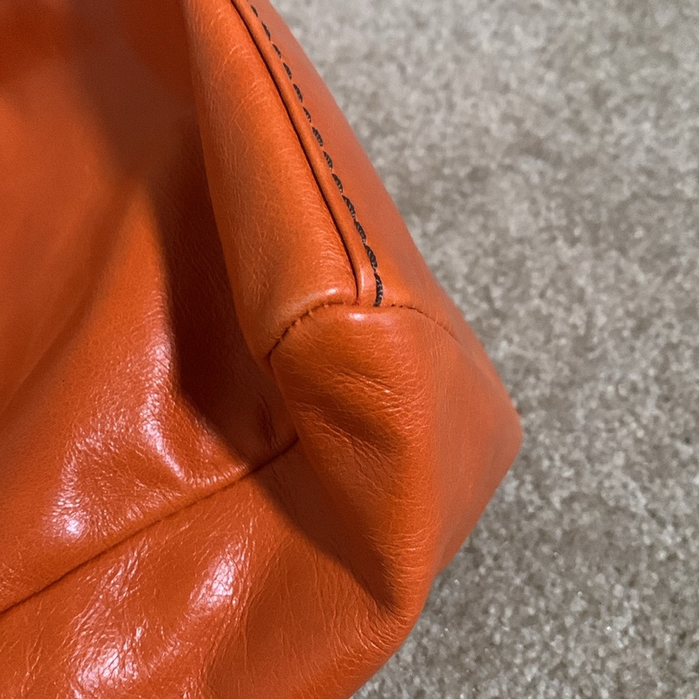 HOBO Sheila Medium Bag - Picture 10 of 10